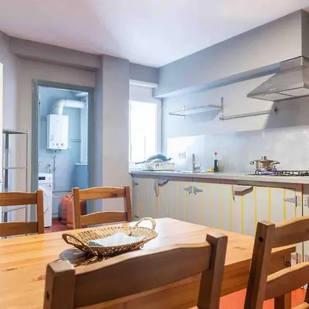 Apartamento En Cuatro Caminos Apartment *